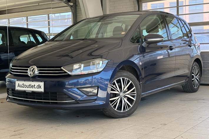 Blå VW Golf Sportsvan fra 2017