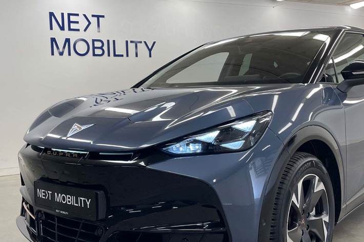 Blå Cupra Tavascan fra 2024