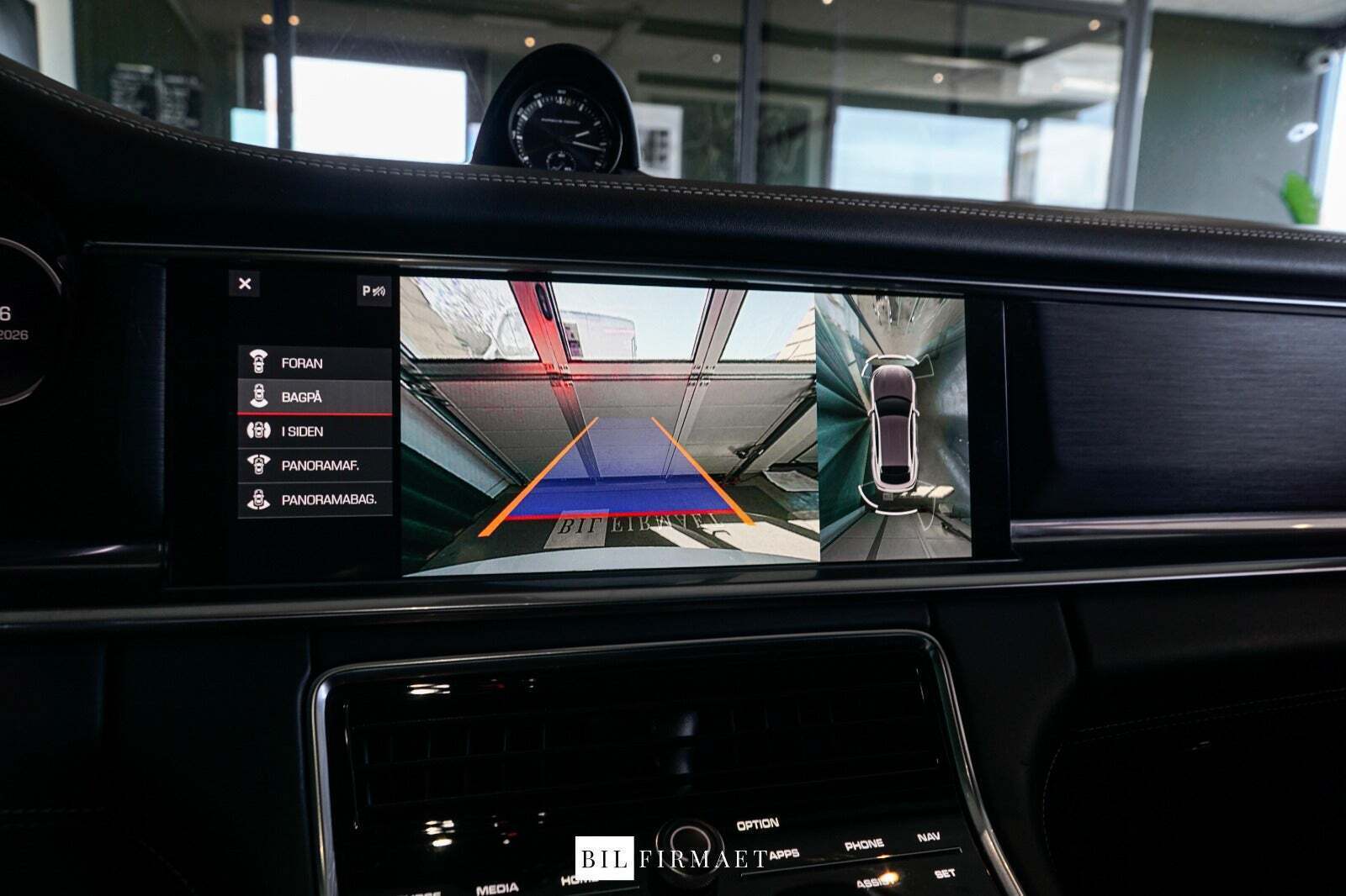 Beige Porsche Panamera GTS fra 2022