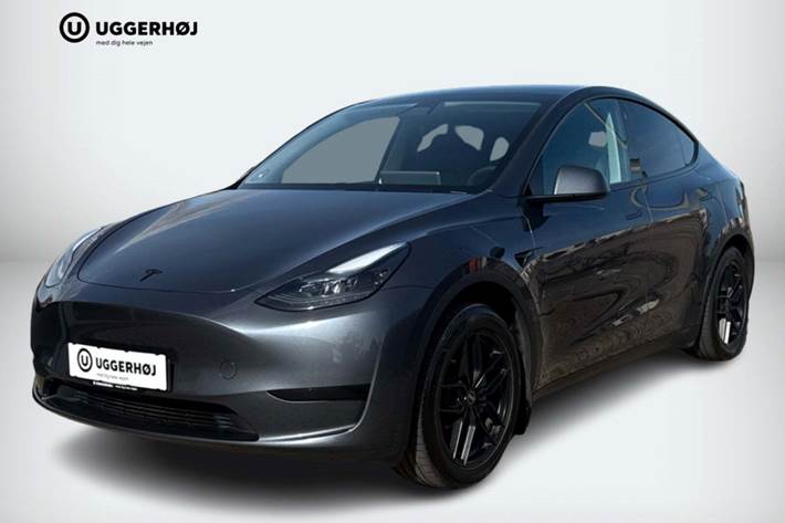 Grå Tesla Model Y fra 2023