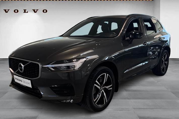 Grå Volvo XC60 fra 2020 set udefra
