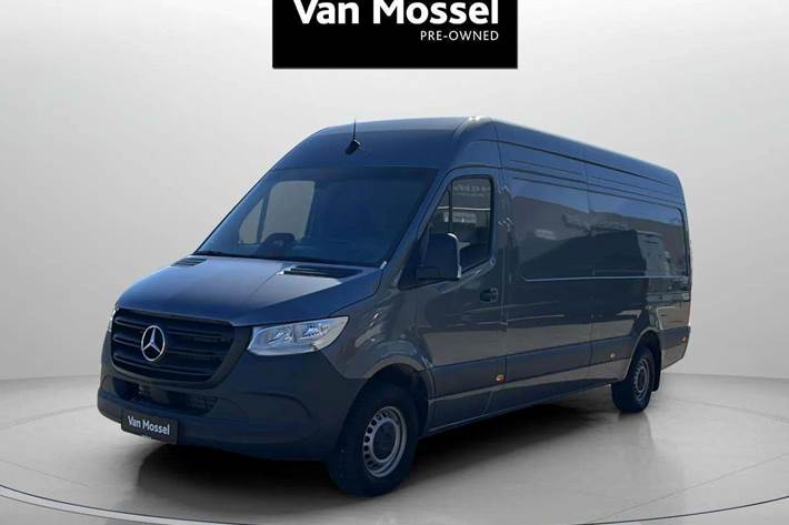 Grå Mercedes Sprinter 317 fra 2024