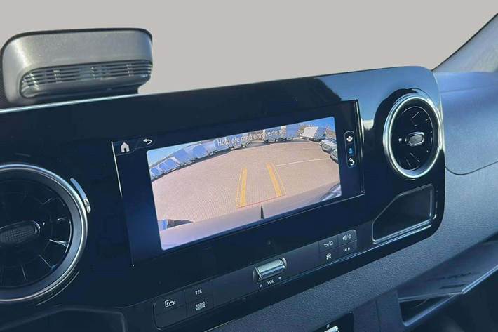 Grå Mercedes Sprinter 317 fra 2024