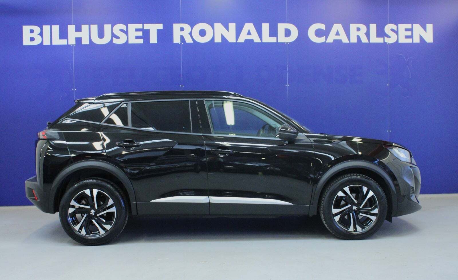 Sort Peugeot 2008 fra 2020