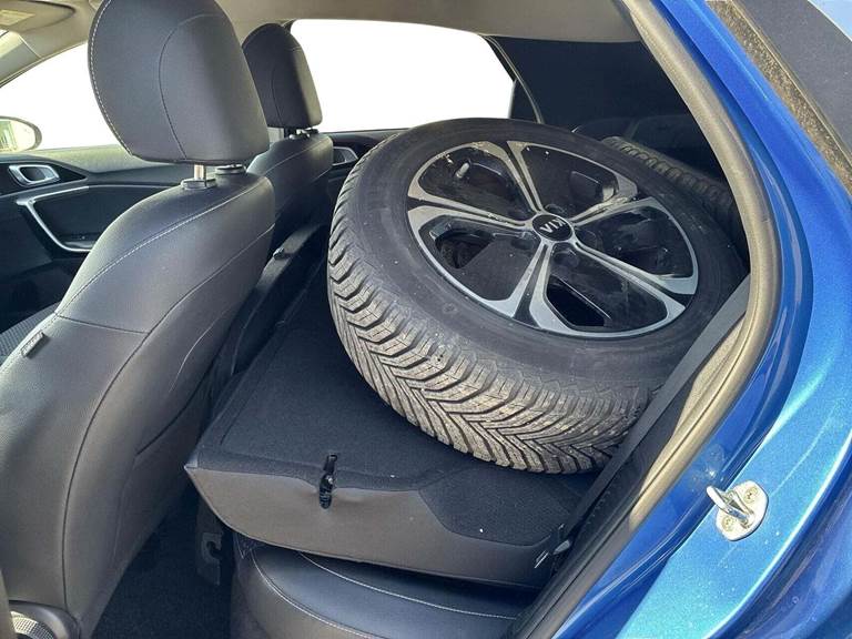 Kia XCeed 1,6 PHEV Upgrade Intro DCT