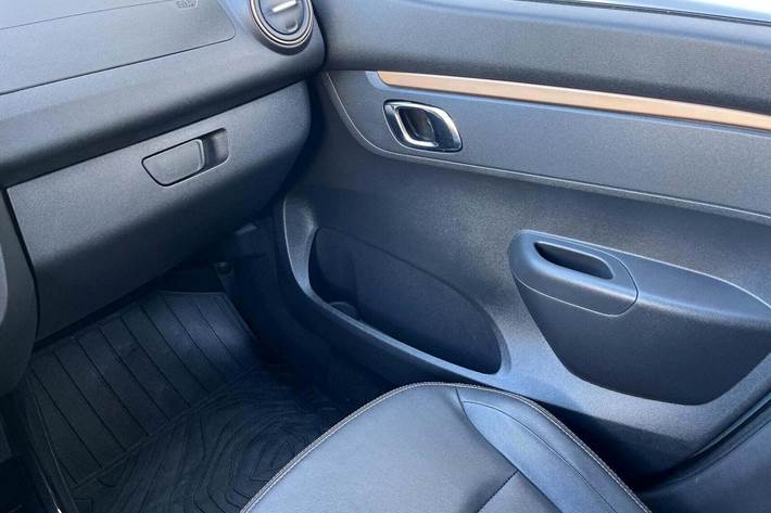 Grå Dacia Spring fra 2023