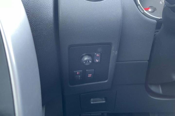 Blå Nissan Qashqai fra 2009
