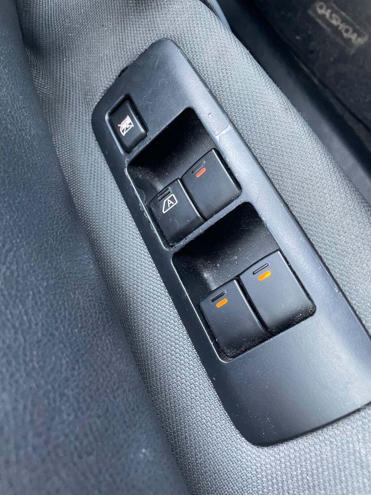 Blå Nissan Qashqai fra 2009