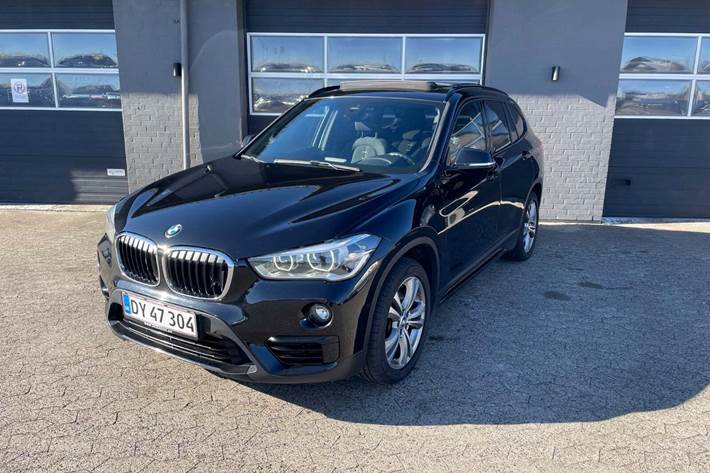 Sort BMW X1 fra 2016