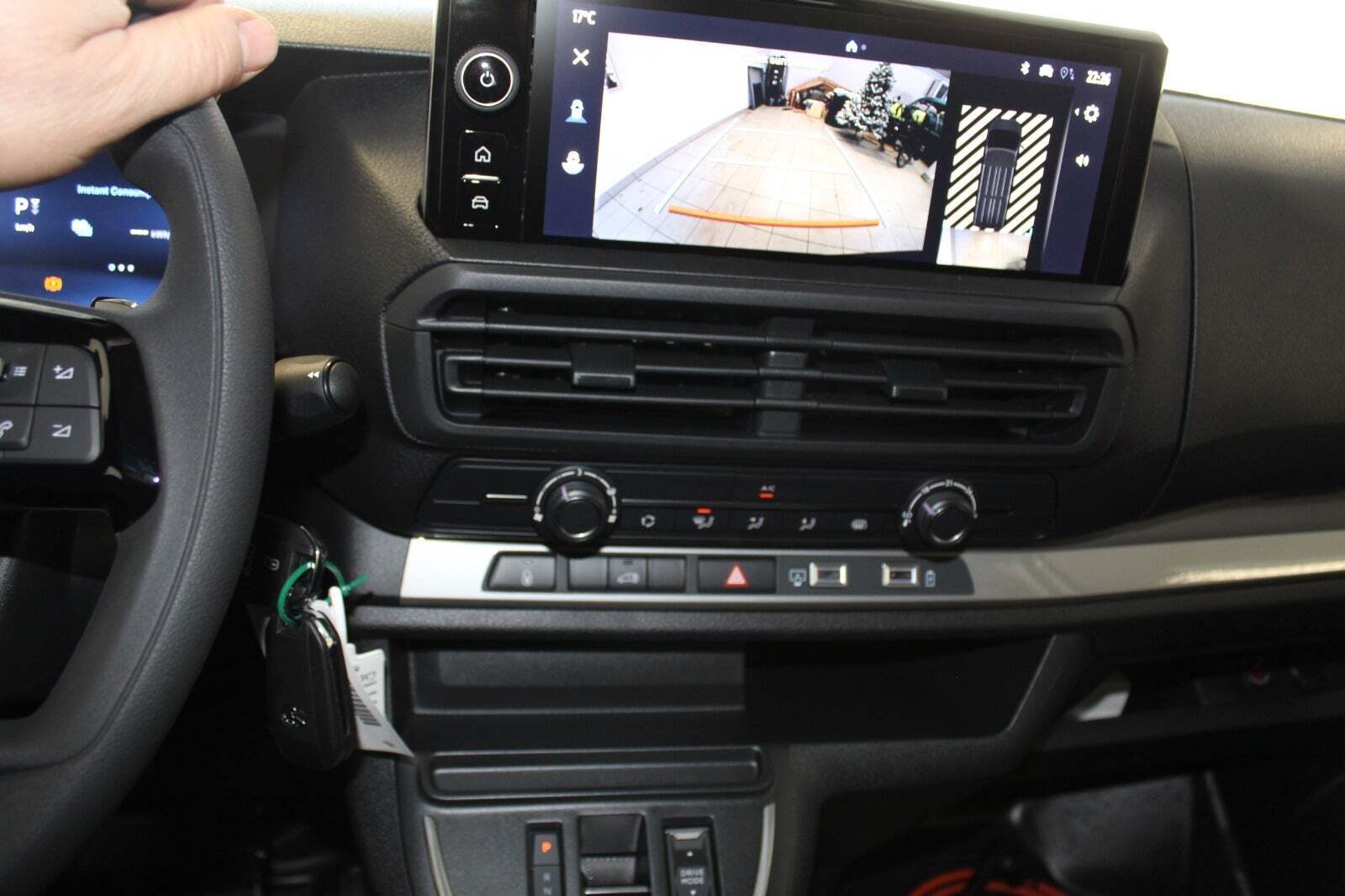 Hvid Toyota ProAce fra 2025