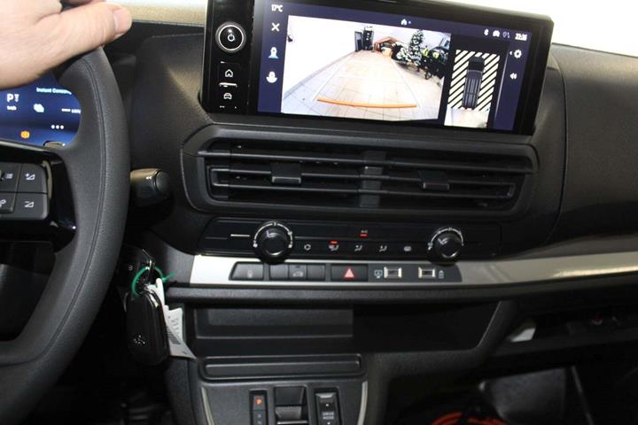 Hvid Toyota ProAce fra 2025