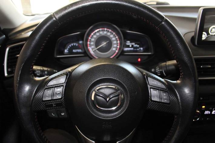 Hvid Mazda 3 fra 2013