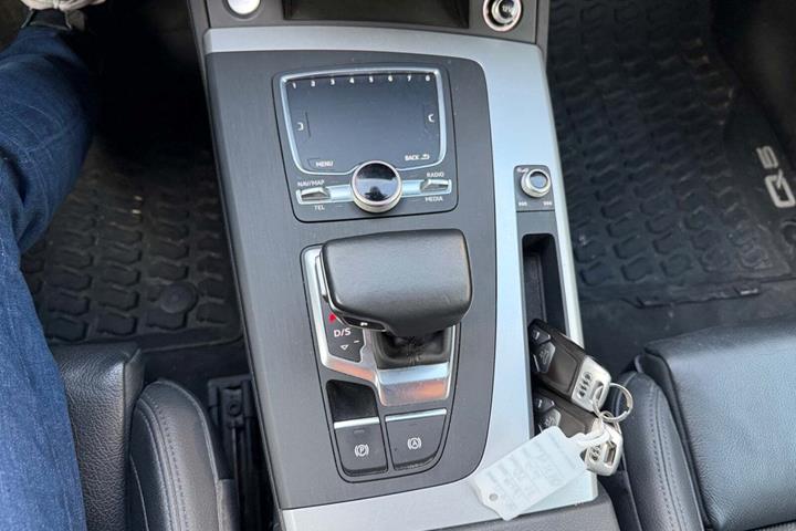 Sort Audi Q5 fra 2020