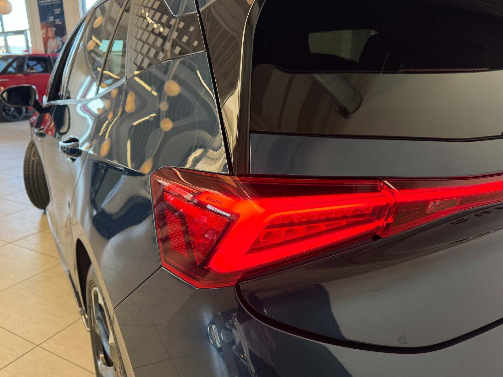 Blå Cupra Born fra 2023