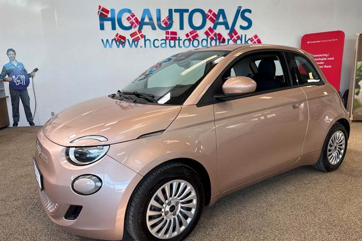 Orange Fiat 500e fra 2023