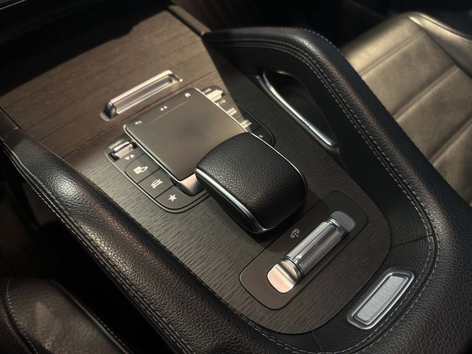 Grå Mercedes GLE350 de fra 2021