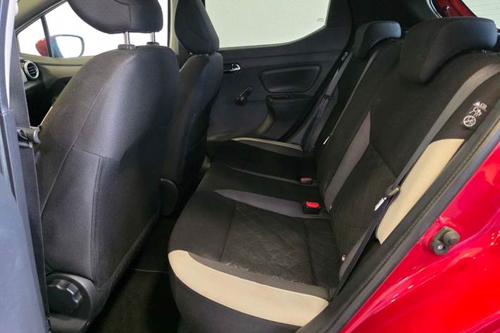 Rød Nissan Micra fra 2017