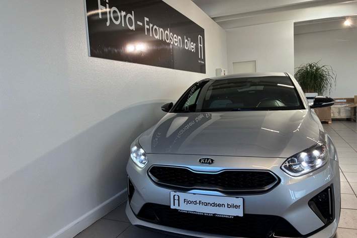 Grå Kia ProCeed fra 2019