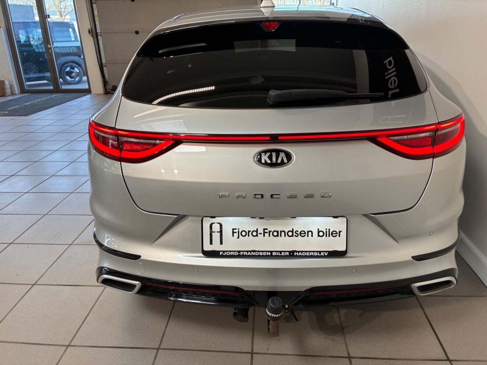 Grå Kia ProCeed fra 2019