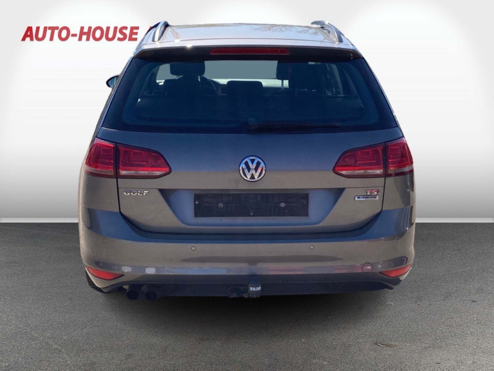 Beige VW Golf VII fra 2015