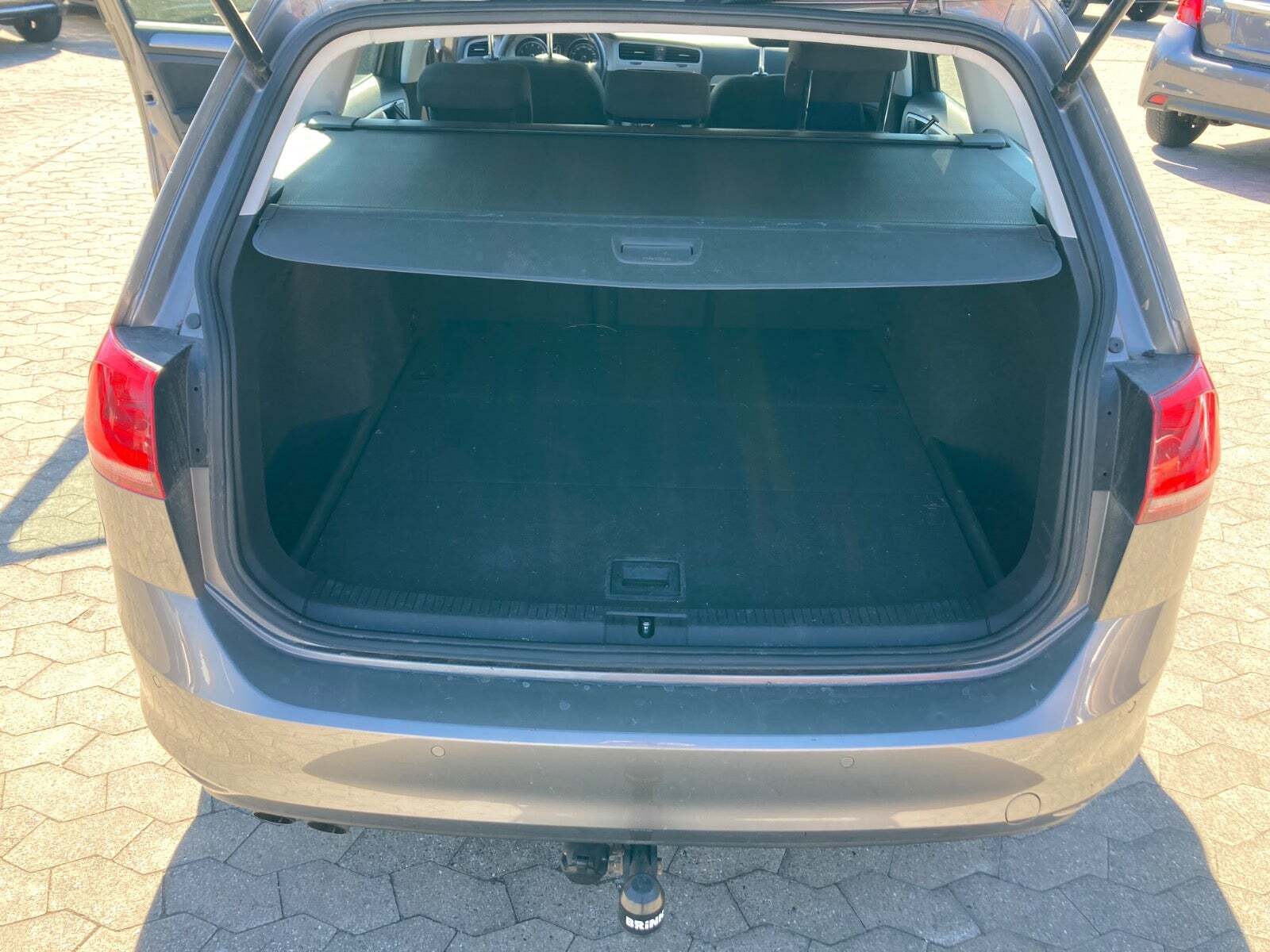 Beige VW Golf VII fra 2015