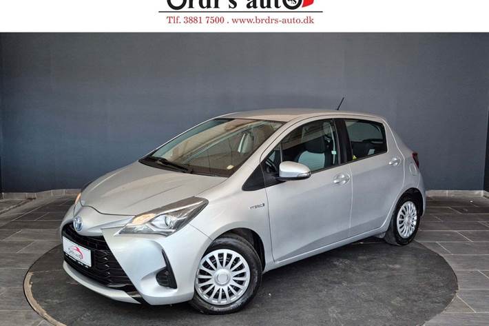Sølv Toyota Yaris fra 2020