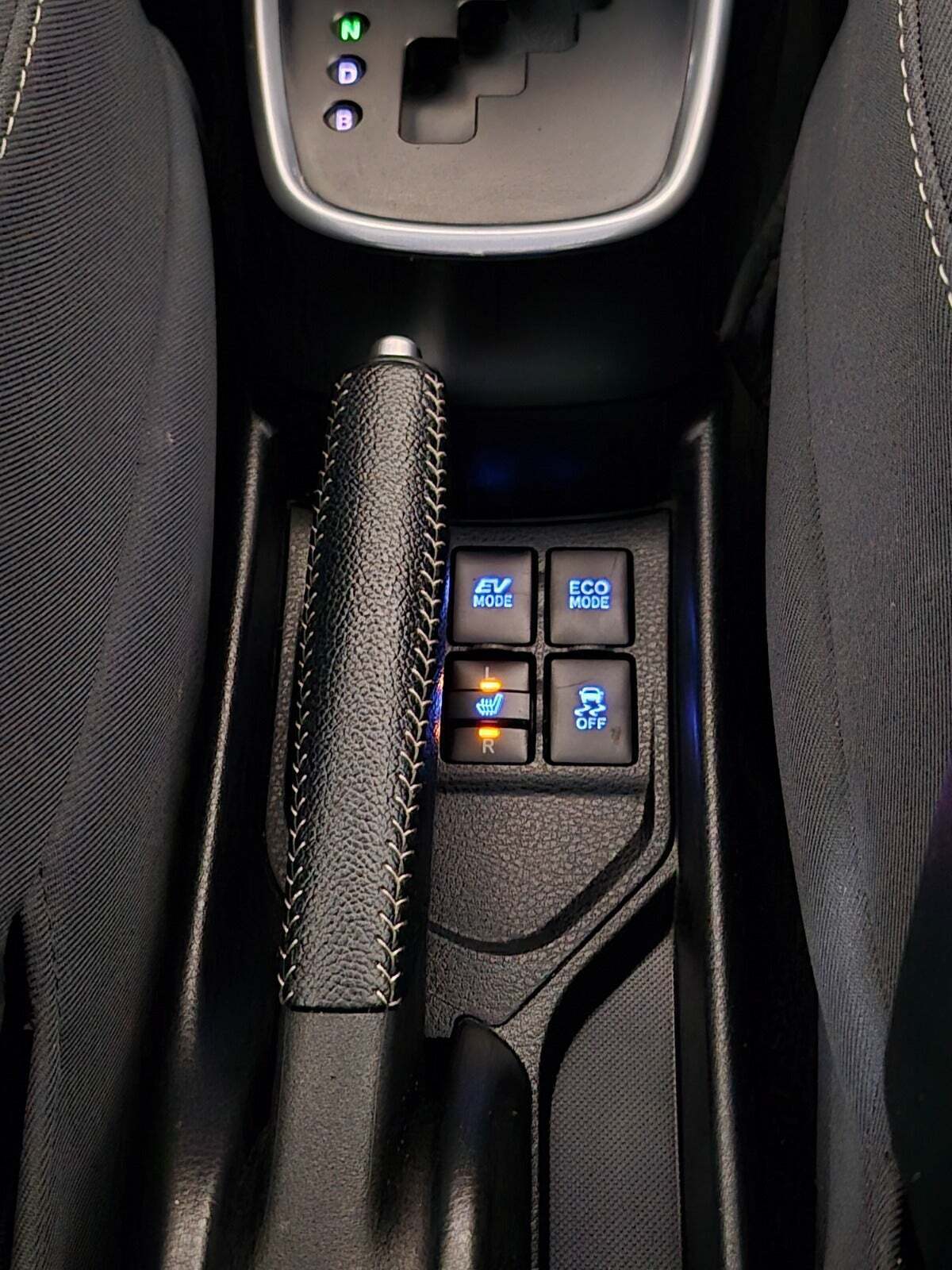 Sølv Toyota Yaris fra 2020