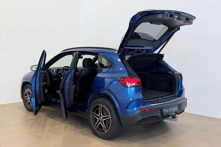 Blå Mercedes EQA300 fra 2025