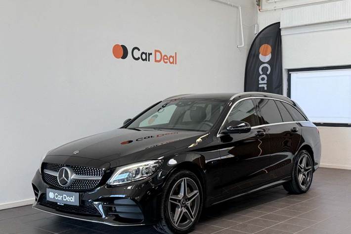 Sort Mercedes C300 de fra 2020 set udefra