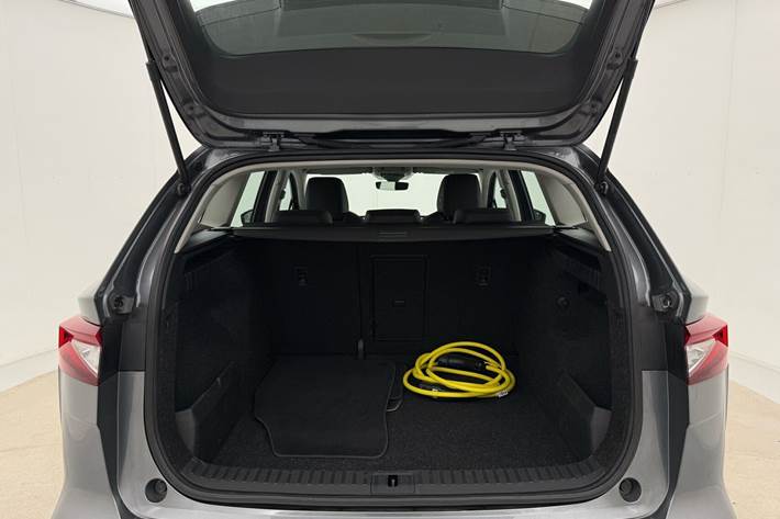 Grå Skoda Enyaq fra 2023