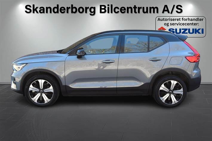 Blå Volvo XC40 fra 2023