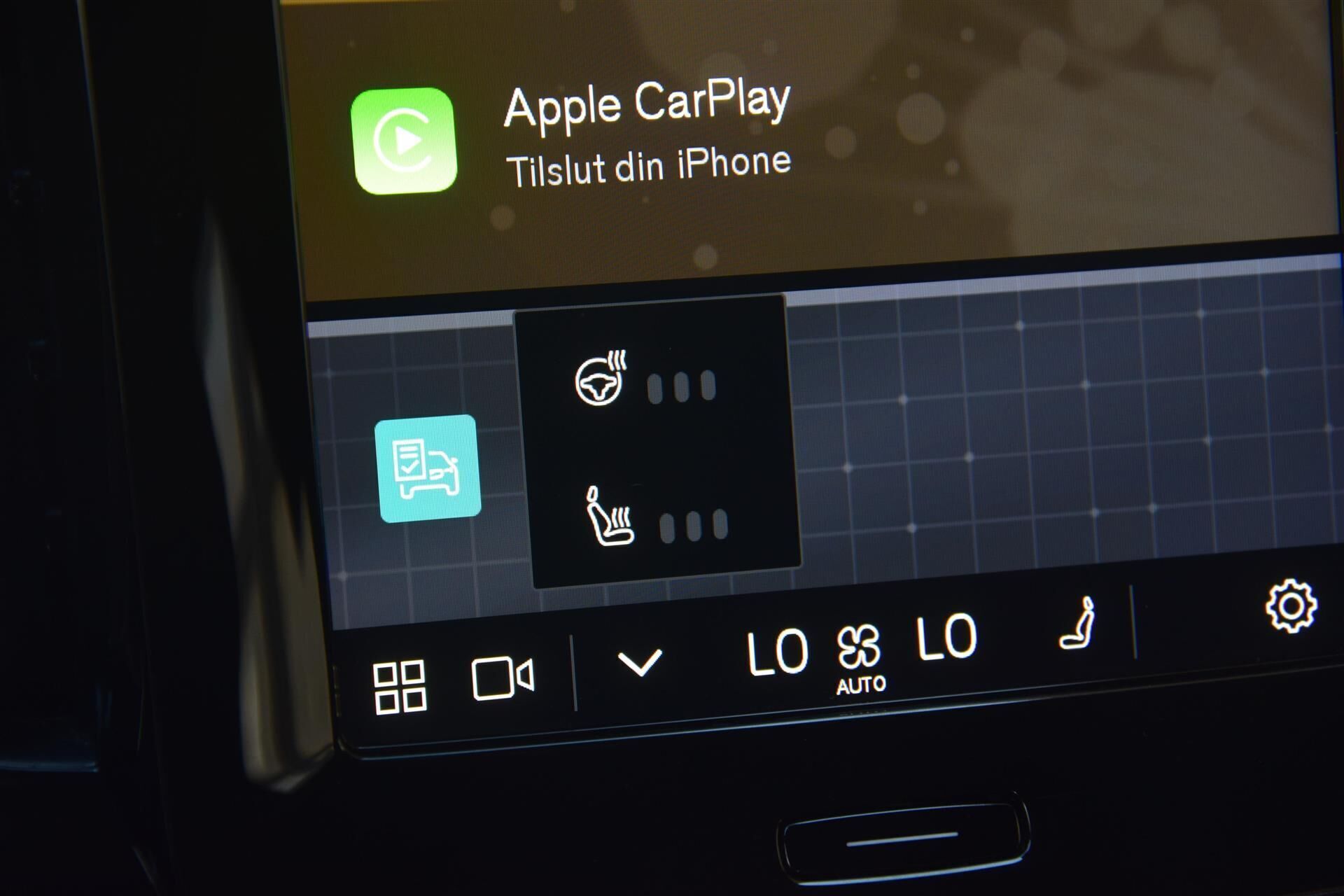 Blå Volvo XC40 fra 2023