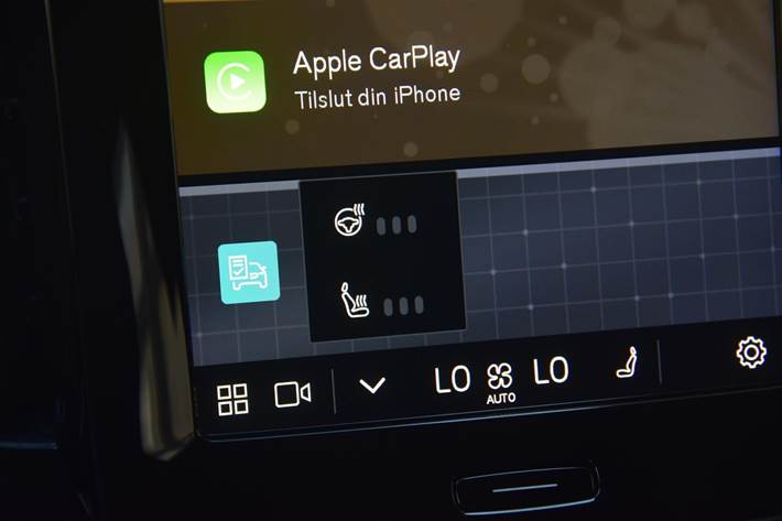 Blå Volvo XC40 fra 2023