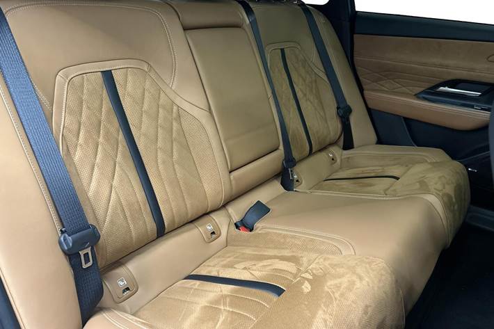 Grå Mazda 6e fra 2025