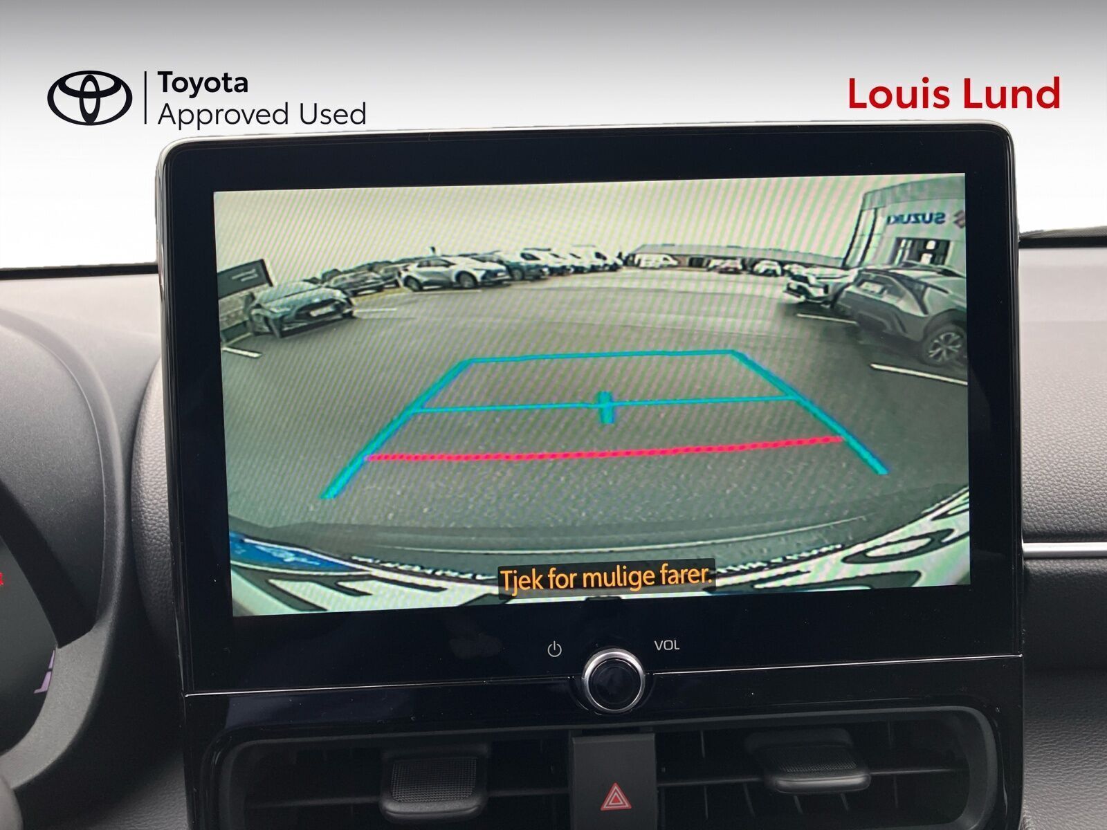 Grå Toyota Yaris Cross fra 2025