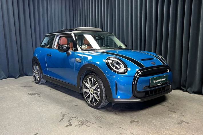 Blå Mini Cooper fra 2022