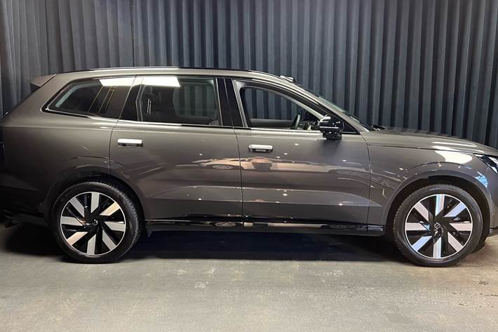 Grå Volvo EX90 fra 2024
