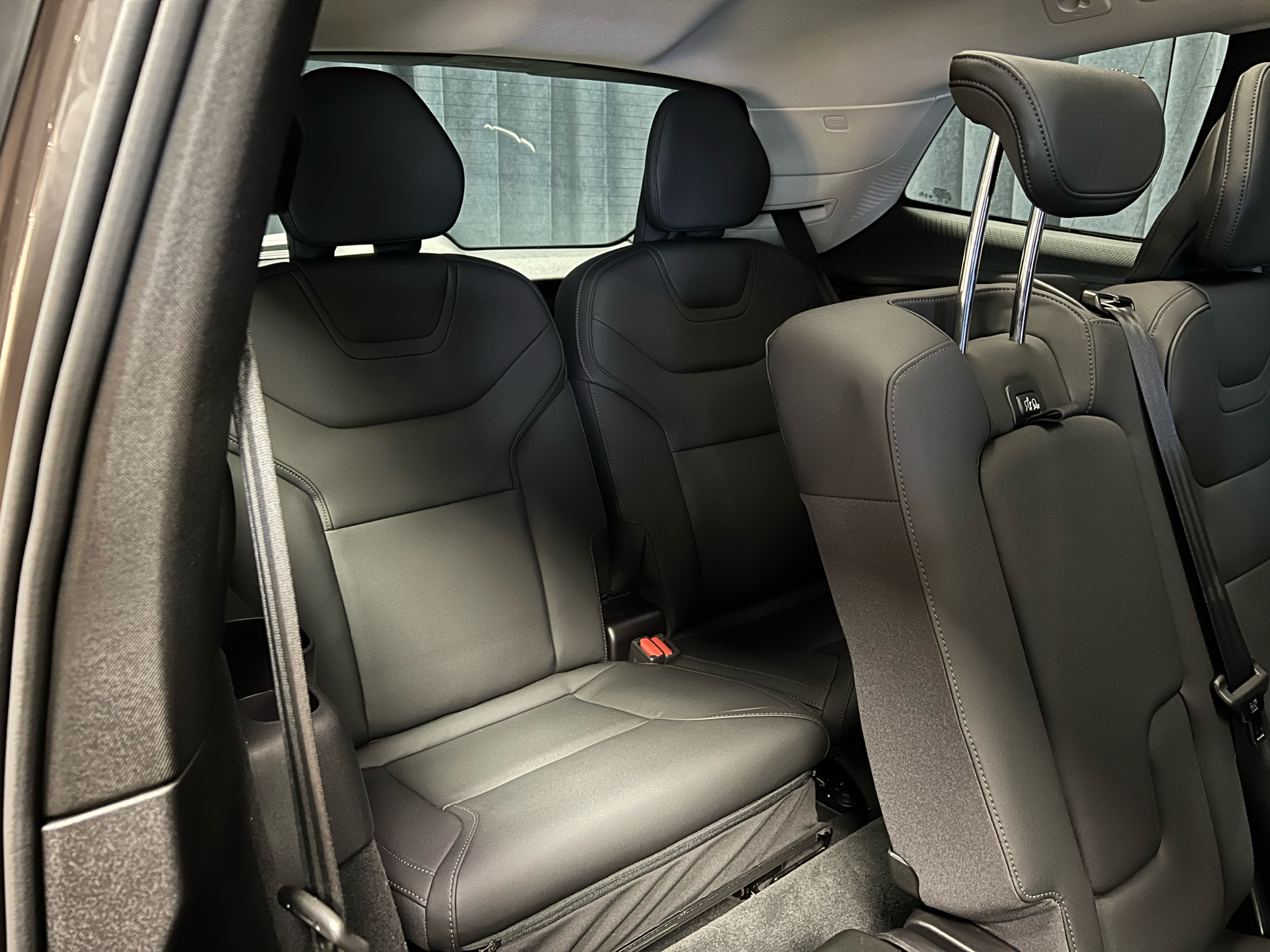 Grå Volvo EX90 fra 2024