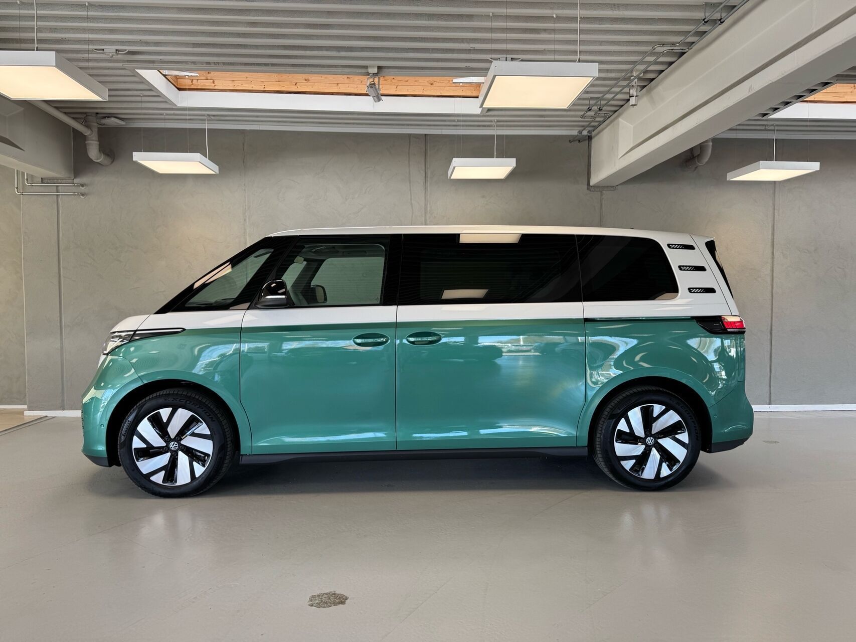 VW ID.Buzz Lang EL Pro 7 personers 286HK Aut.