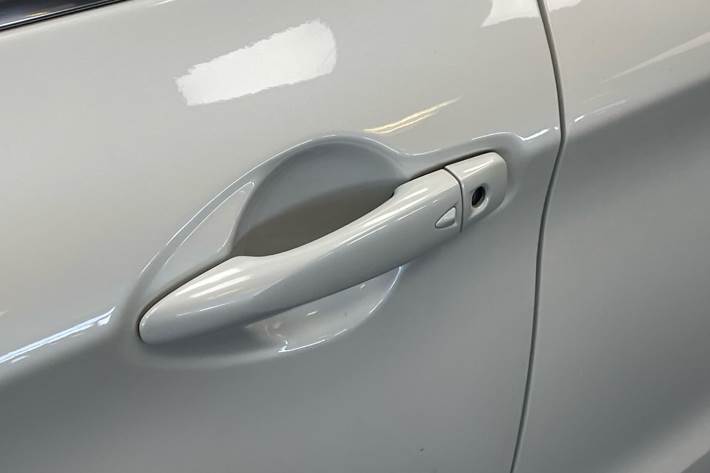 Hvid Nissan Qashqai fra 2019