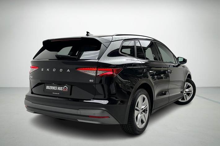 Sort Skoda Enyaq fra 2024