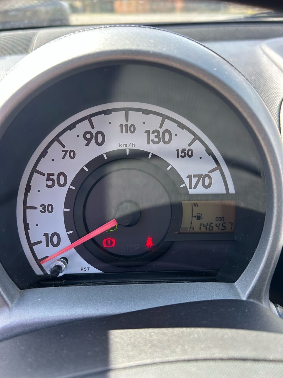 Rød Peugeot 107 fra 2009