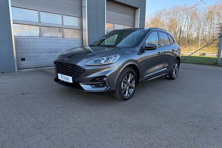Grå Ford Kuga fra 2023