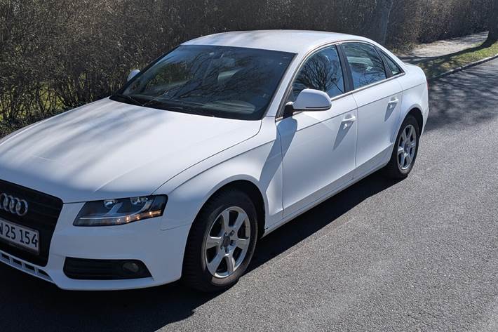 Hvid Audi A4 fra 2009