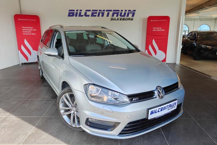 Grå VW Golf VII fra 2017 set udefra