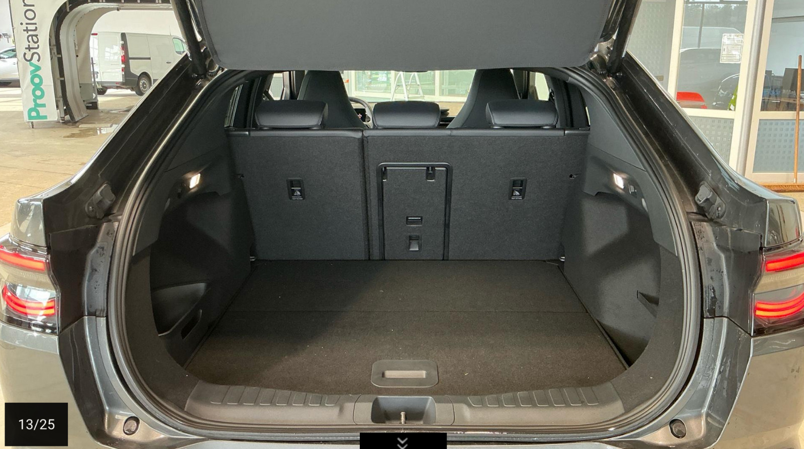 Grå Ford Capri fra 2025