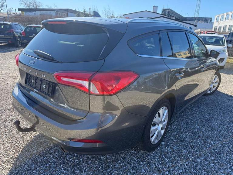 Ford Focus 1,0 EcoBoost Titanium stc.