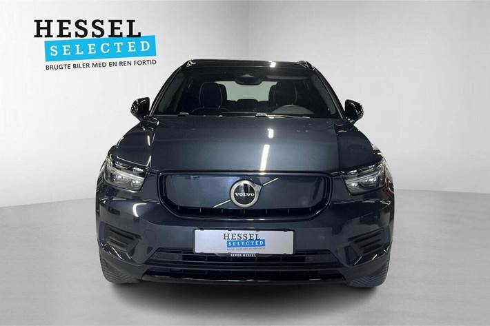 Blå Volvo XC40 fra 2022