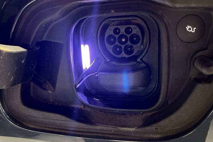 Blå Volvo XC40 fra 2022