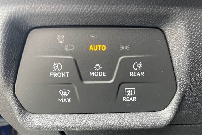 Blå Seat Leon fra 2021